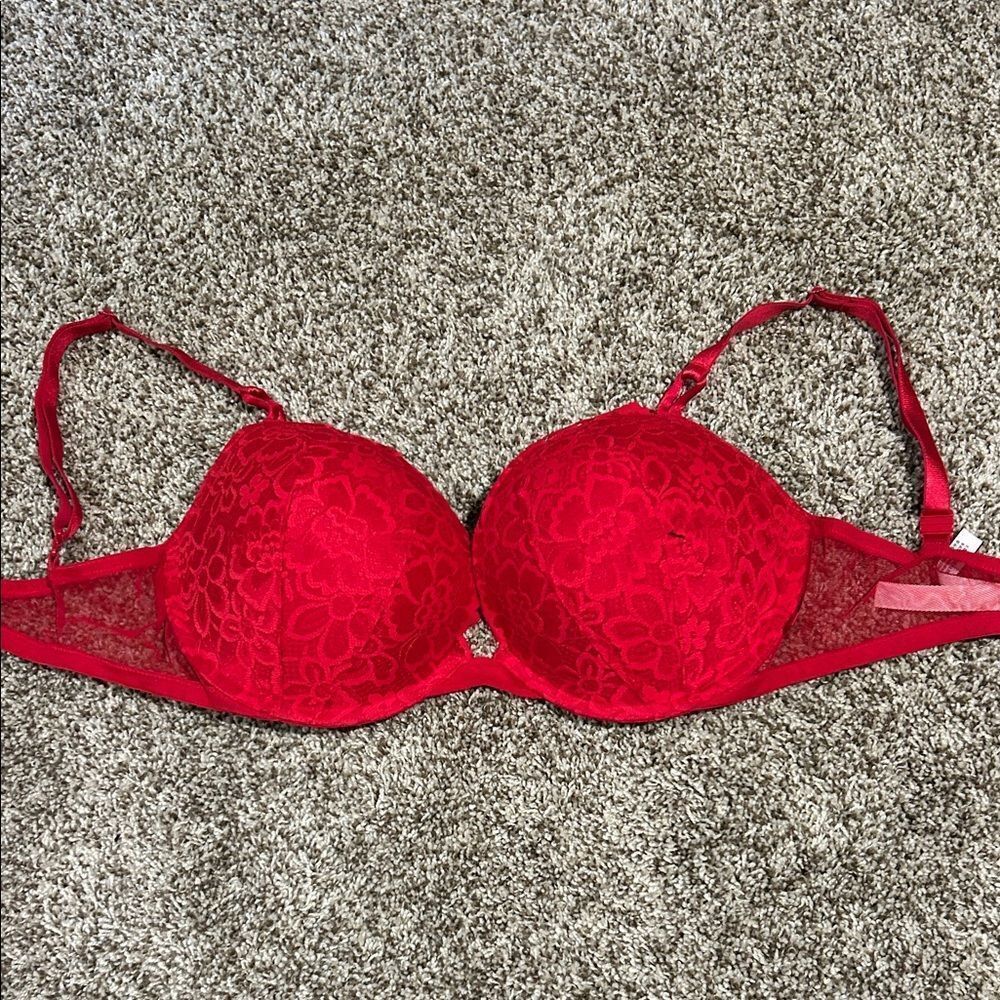 Victoria's Secret Vibrant Red Lace Bra size 34DDD. B2